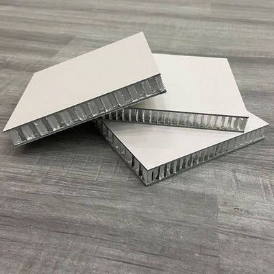Panel de protección de plástico ondulado de madera de panal de panal de miel con otra aleación de aluminio